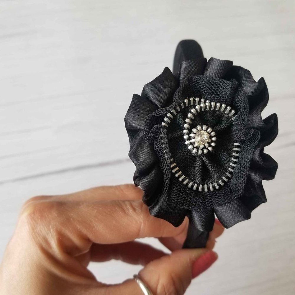 Zipper black headband Flower Hair accessories - Picture 4 of 9